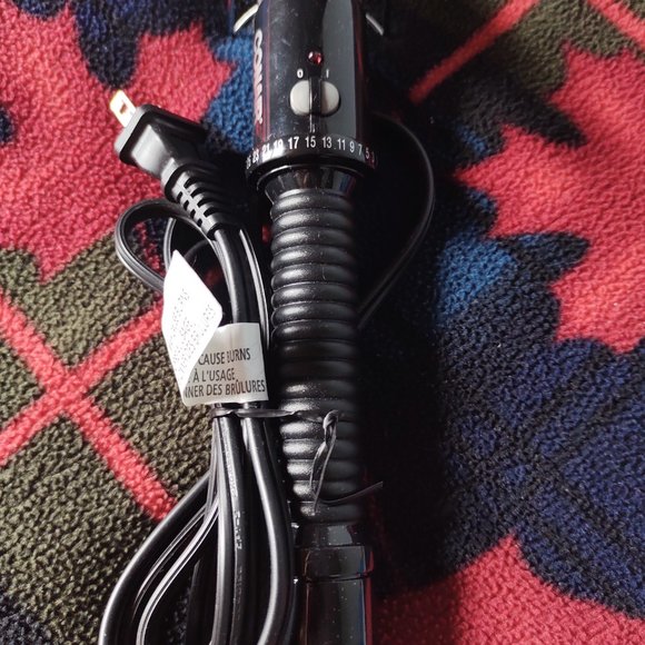 CONAIR 1-1/4" 25 Heat Settings Auto Shutoff Ceramic Curling Iron - Picture 5 of 5